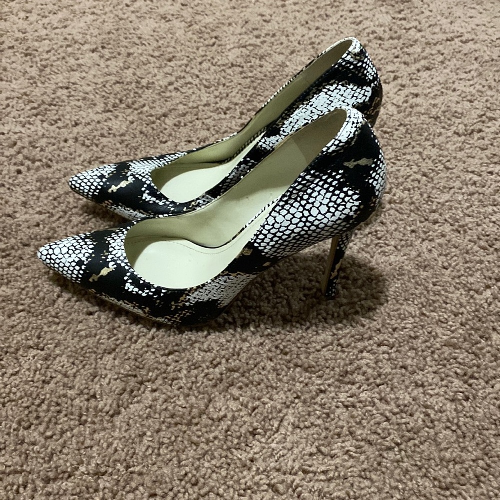 BCBG pumps …perfect work to afterwork cocktails pump